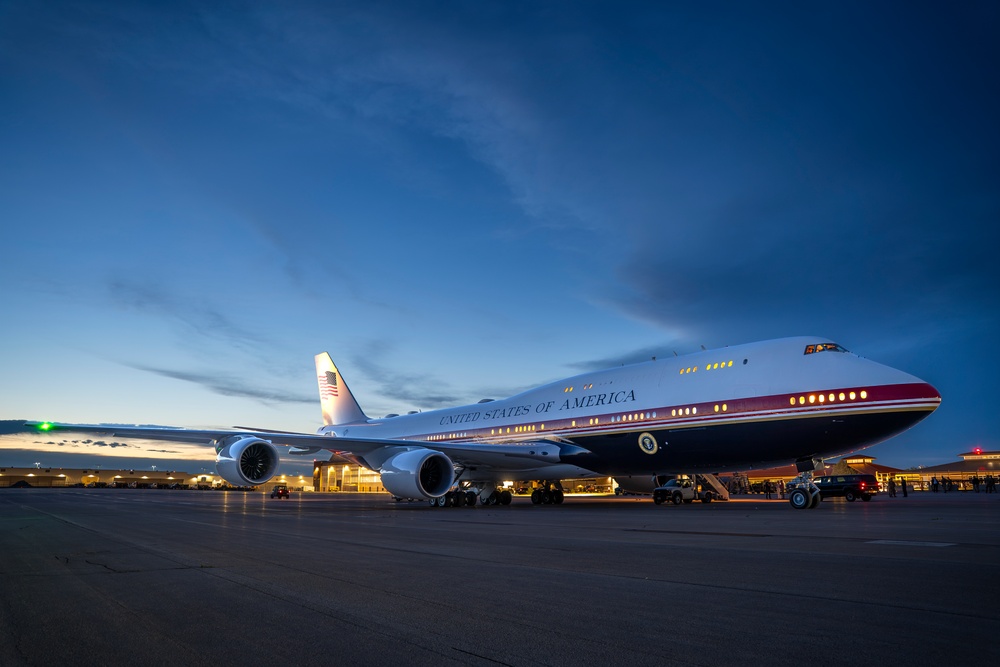 Air Force One supports presidential visit to Mount Rushmore
