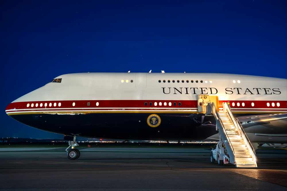 Air Force One supports presidential visit to Mount Rushmore