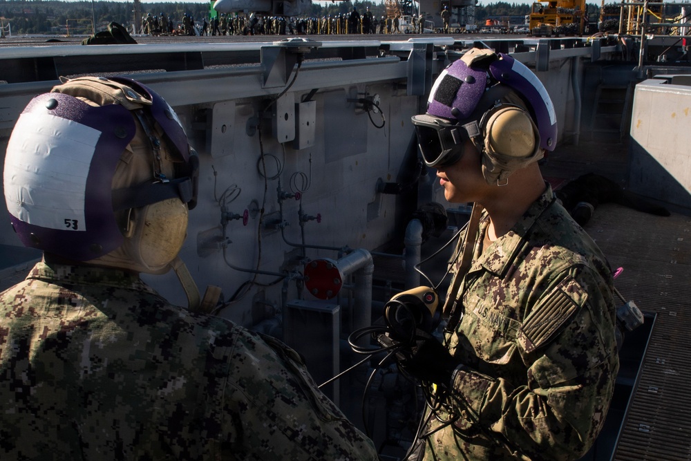Ronald Reagan Sailors Conduct Flight Deck Firefighting Training