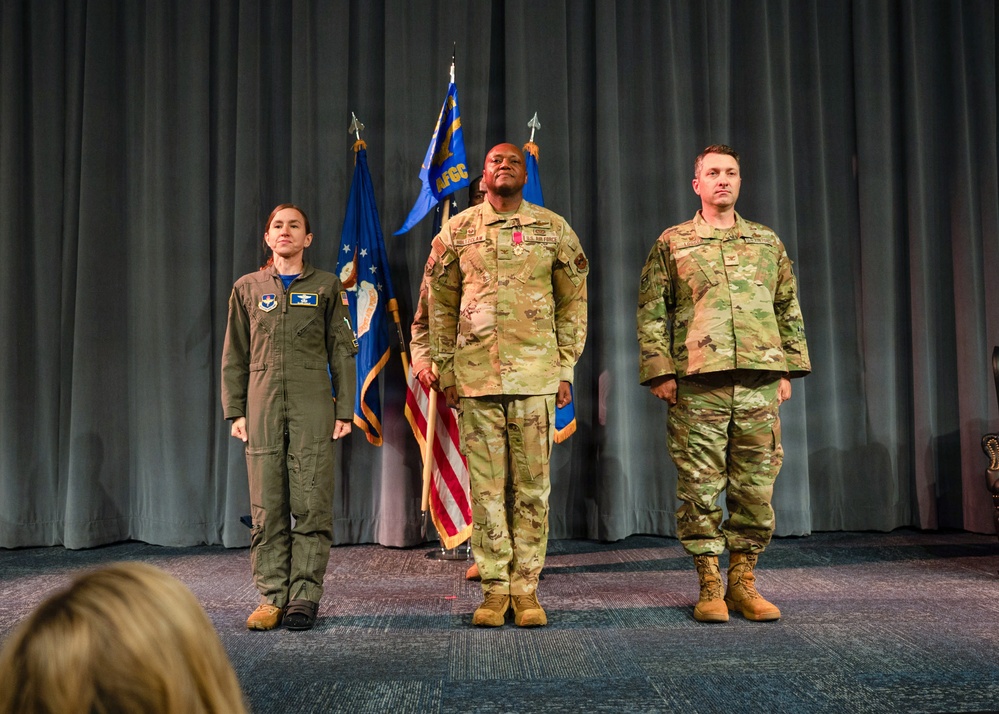 Looser takes command of Air Force Global College