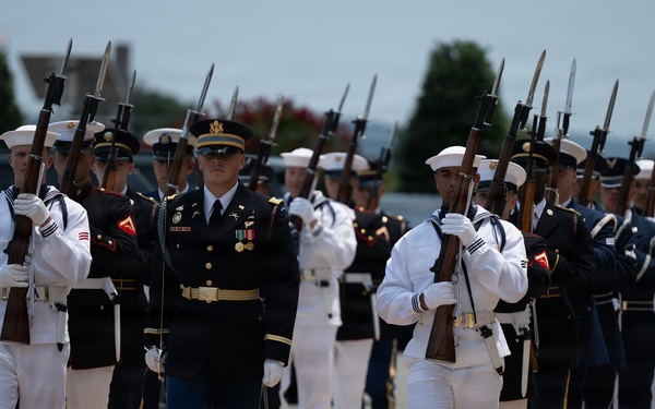 SW Hosts Iraqi Prime Minister at Pentagon
