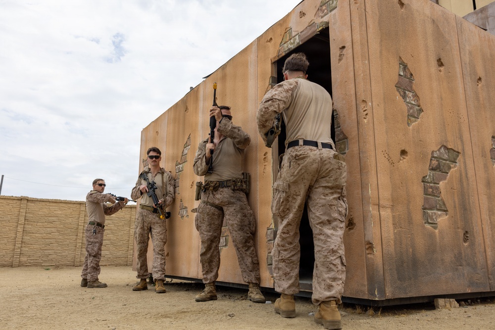 1st MLG Marines conduct close-quarter battle drills