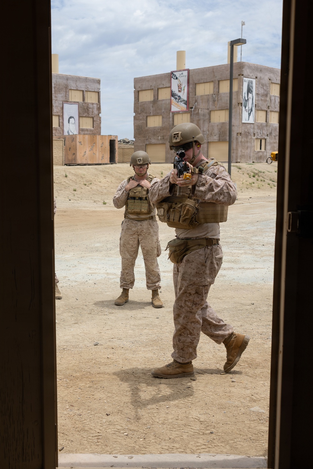 1st MLG Marines conduct close-quarter battle drills