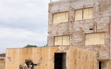 1st MLG Marines conduct close-quarter battle drills