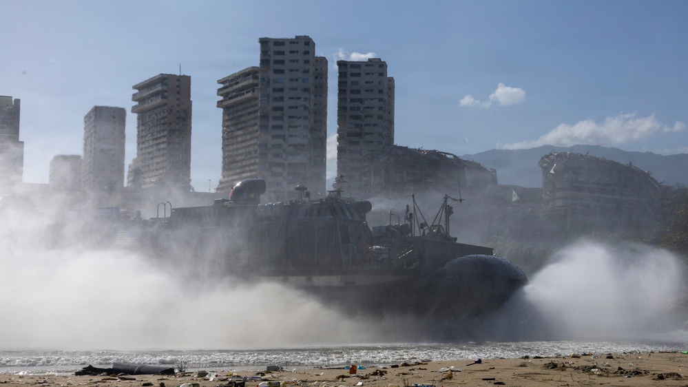 LCACs Deliver Aid to Venezuela