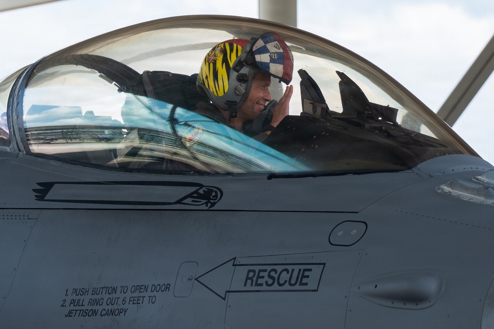 Col. Kevin Hicok Fini Flight