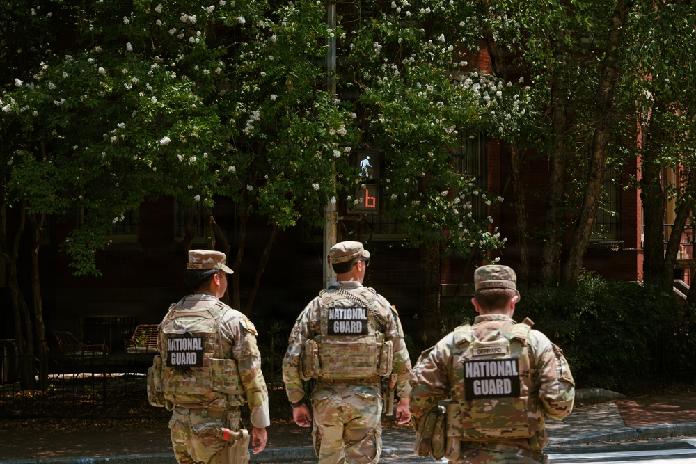 JTF-DC Logan Circle Patrolled by Arkansas Guardsmen