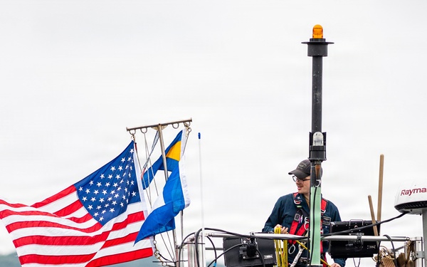 USS Montana (SSN 794) pulls into CFAY