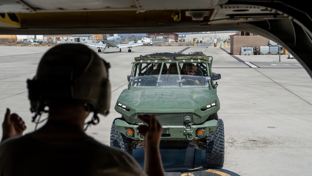 U.S. Army Soldiers with JTF-SB Preform Air Assault Training
