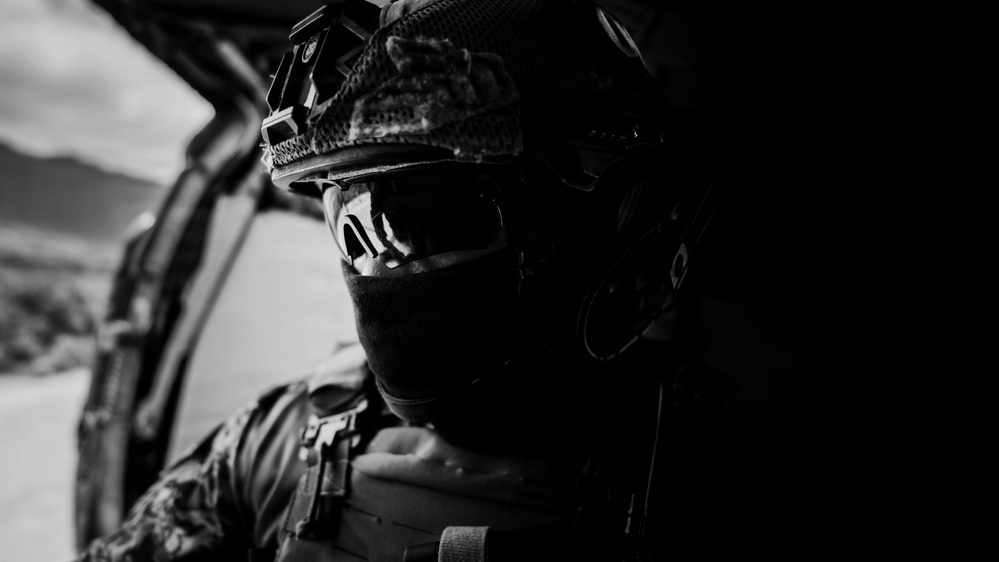 Multinational EOD technicians conduct HRST training during RIMPAC 26