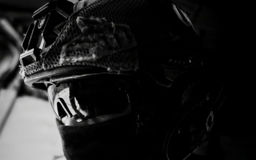 Multinational EOD technicians conduct HRST training during RIMPAC 26