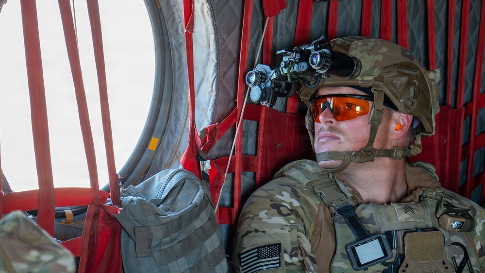 JTF-SB Soldiers Fly into ISV Air Assault Insertion Training