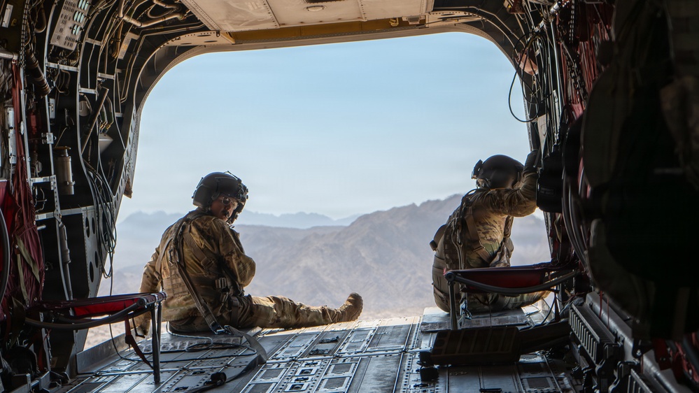 JTF-SB Soldiers Fly into ISV Air Assault Insertion Training