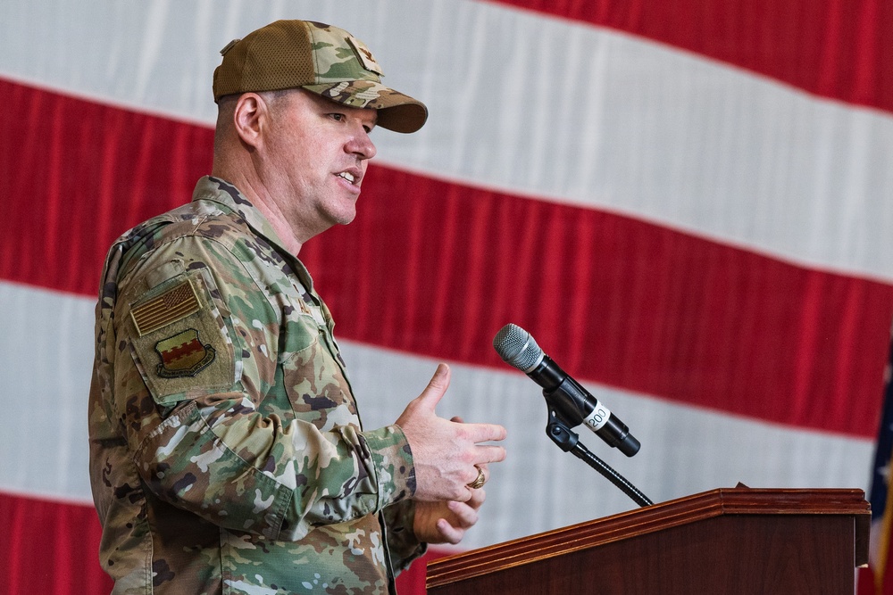 Weasel Maintainers Welcome New Commander