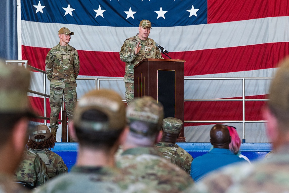 Weasel Maintainers Welcome New Commander