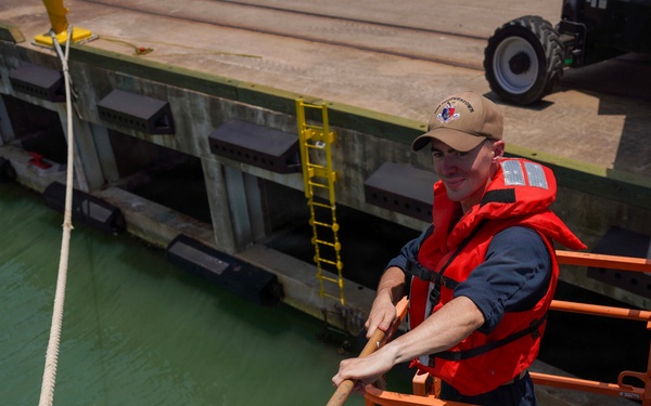 USS Cooperstown Conducts In-Port Operations at Corpus Christi, Texas.