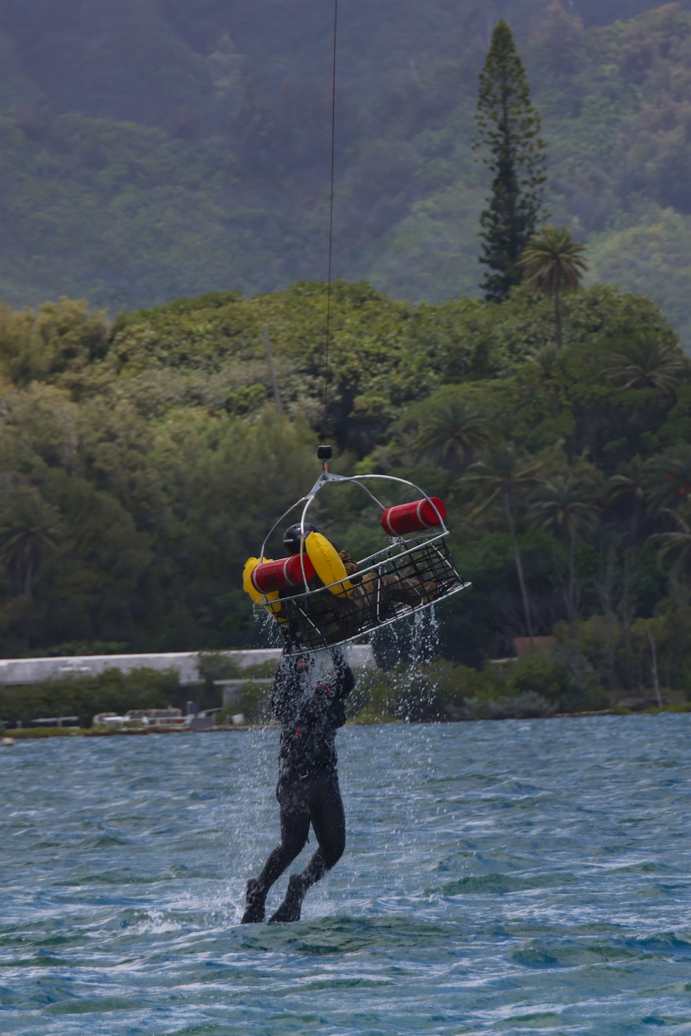 VMM-363 rehearses hoist operations
