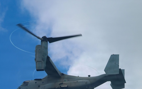 VMM-363 rehearses hoist operations