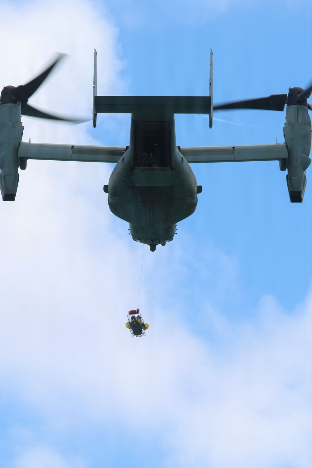 VMM-363 rehearses hoist operations