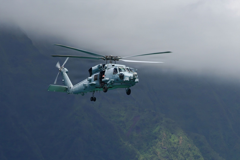 VMM-363 rehearses hoist operations