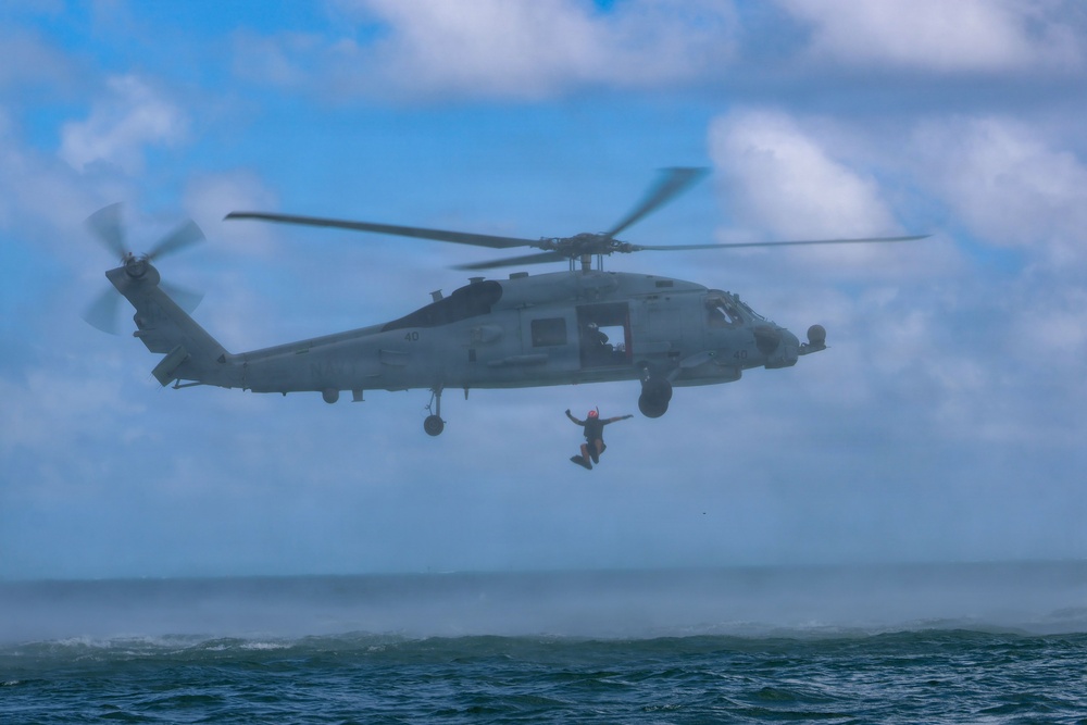 VMM-363 rehearses hoist operations