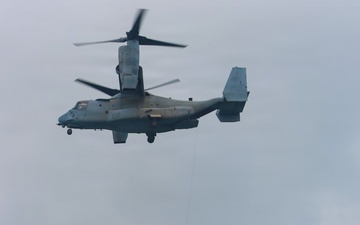 VMM-363 rehearses hoist operations