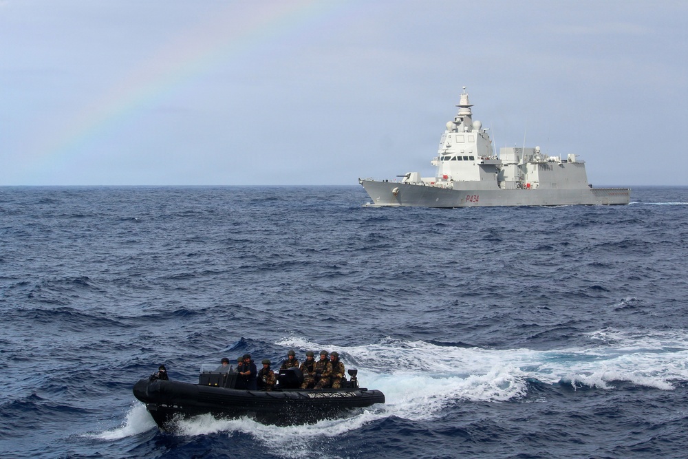 Royal Canadian Navy and Italian Navy conduct boarding exercise