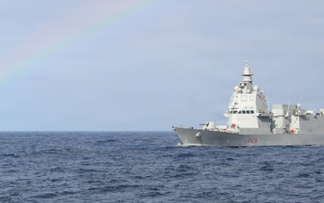 Royal Canadian Navy and Italian Navy conduct boarding exercise