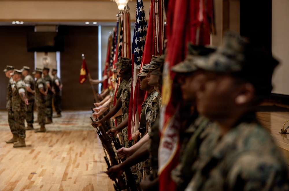 III Marine Expeditionary Force Information Group holds change of command ceremony
