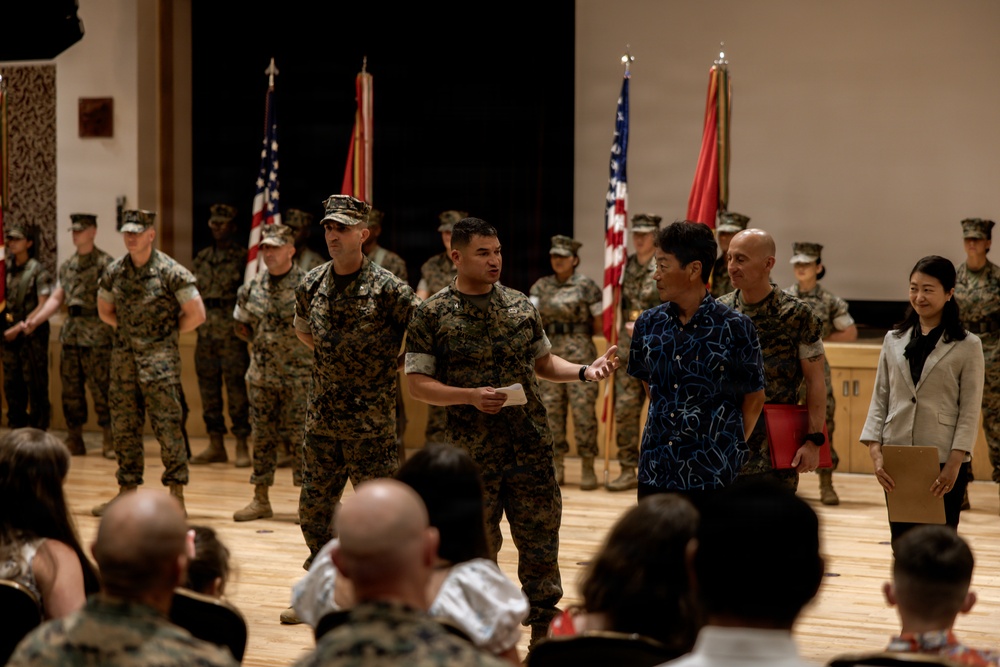 III Marine Expeditionary Force Information Group holds change of command ceremony