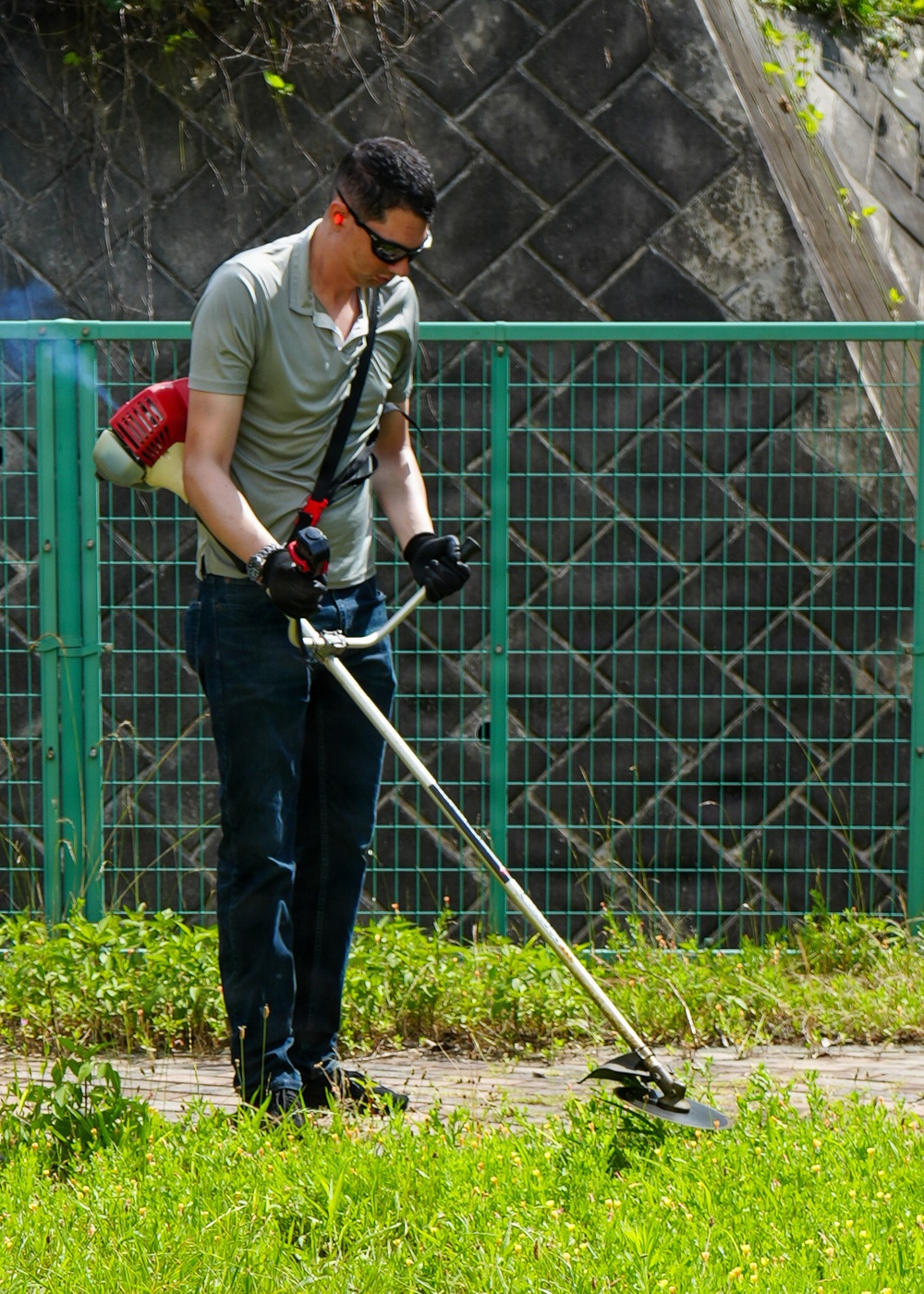 SRF-JRMC volunteers perform community service at Miura Shiratori-en