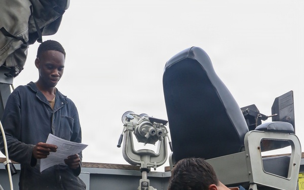 Frank E. Petersen Jr. Sailors Conduct Maintenance