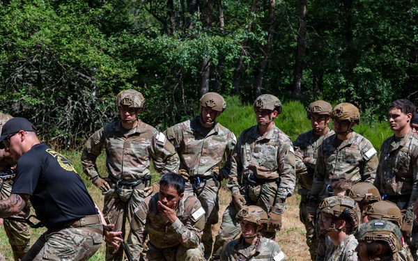 Earning their Wings: candidates test Air Assault capabilities