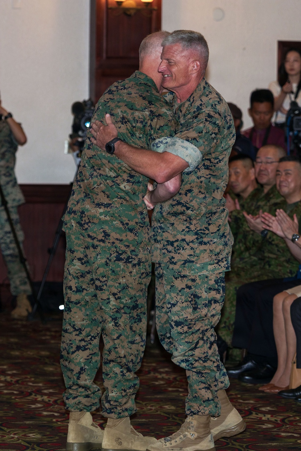 Lt. Gen. Turner relinquishes command of III Marine Expeditionary Force to Lt. Gen. Watson