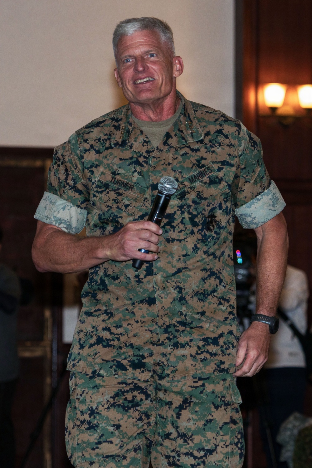 Lt. Gen. Turner relinquishes command of III Marine Expeditionary Force to Lt. Gen. Watson