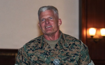 Lt. Gen. Turner relinquishes command of III Marine Expeditionary Force to Lt. Gen. Watson