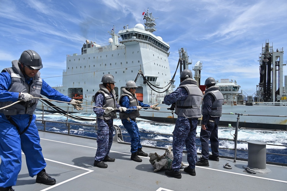 Japan Maritime Self-Defense Force conducts replenishment-at-sea with Royal Canadian Navy during RIMPAC 26
