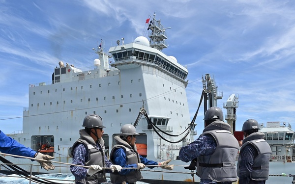Japan Maritime Self-Defense Force conducts replenishment-at-sea with Royal Canadian Navy during RIMPAC 26