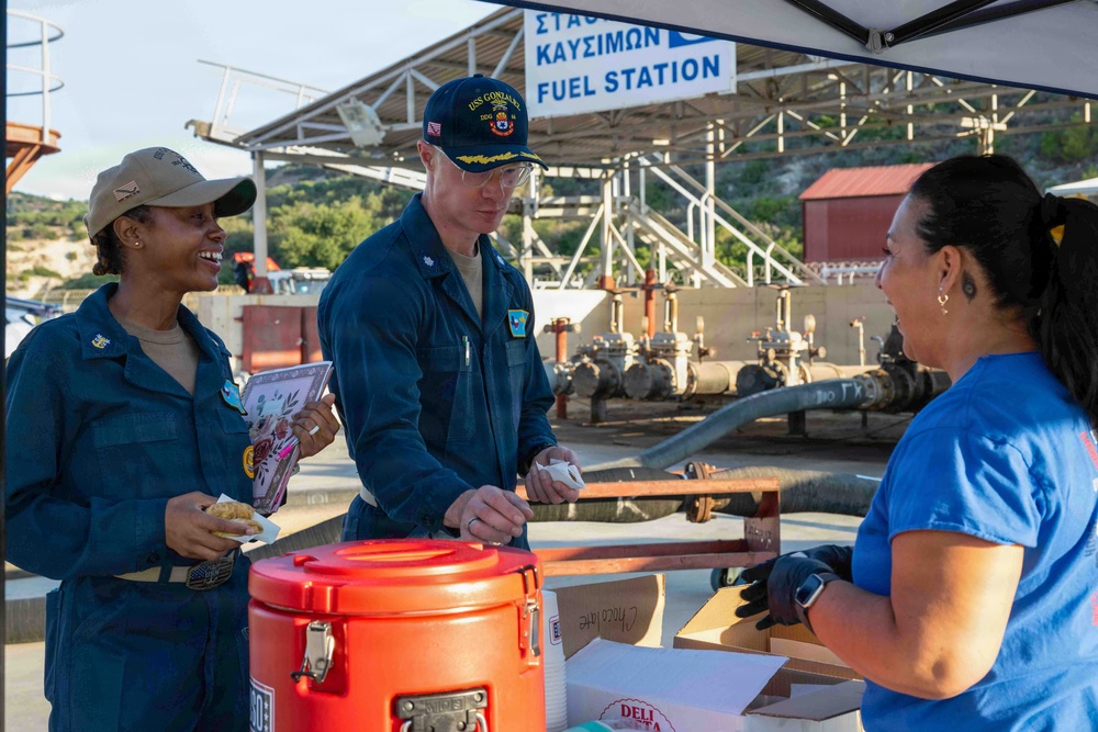 Souda Bay USO Supports USS Gonzalez (DDG 66)