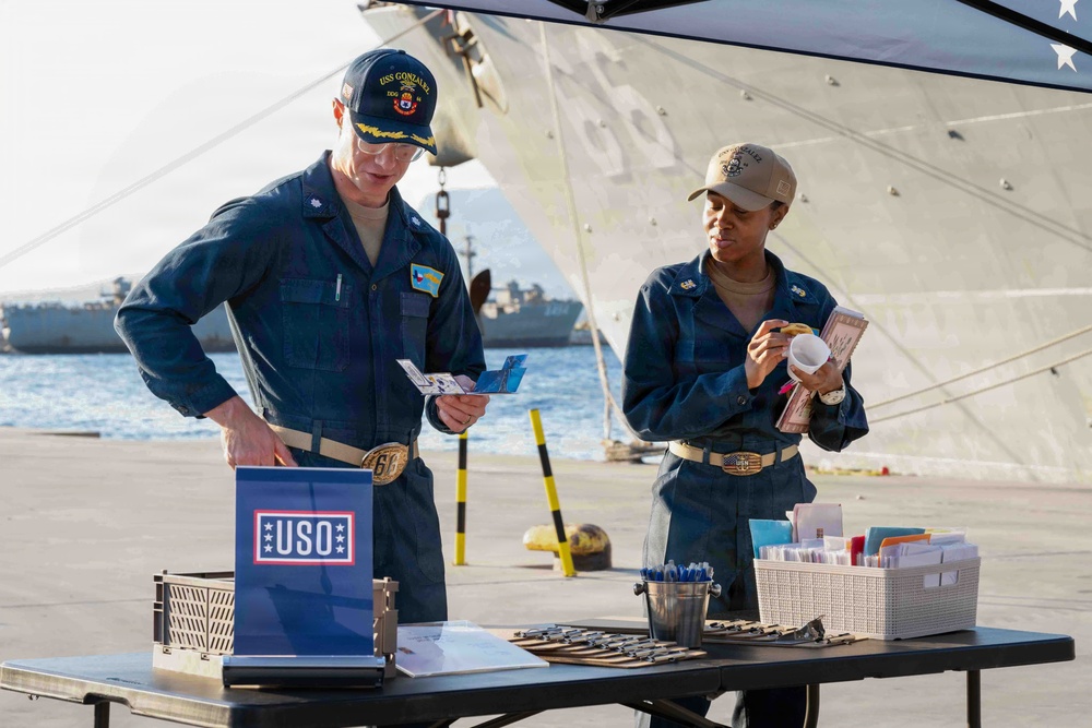 Souda Bay USO Supports USS Gonzalez (DDG 66)