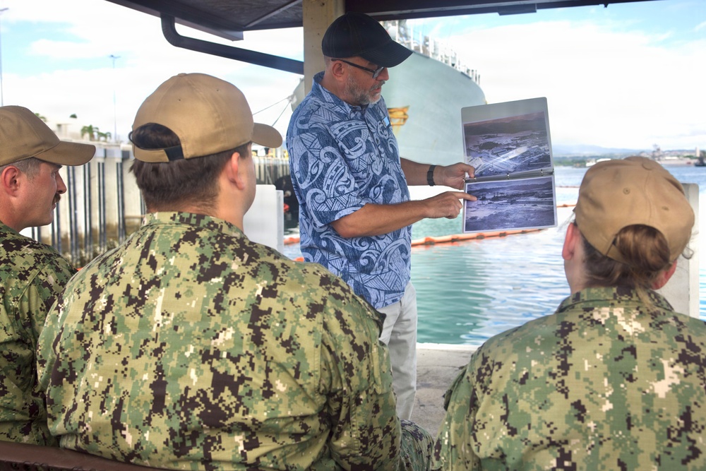 Sailors Learn Pearl Harbor History During Sailor 360