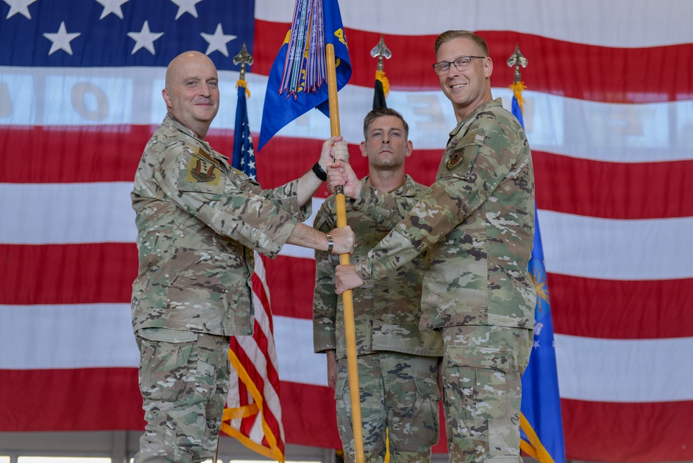 435 COG Welcomes New Commander