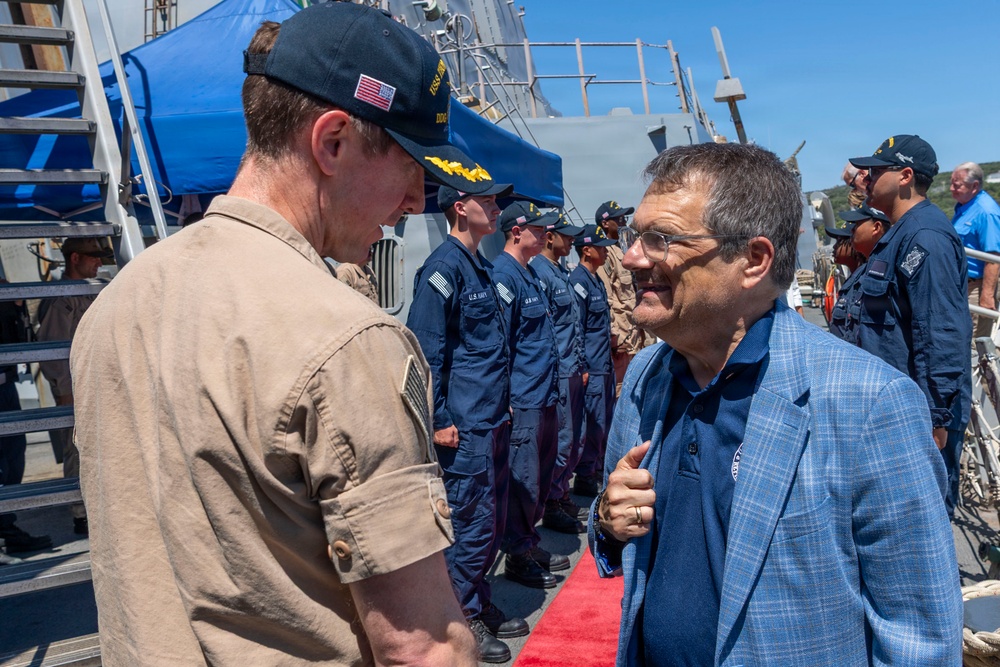 USS Thomas Hudner (DDG 116) hosts CODEL Bilirakis