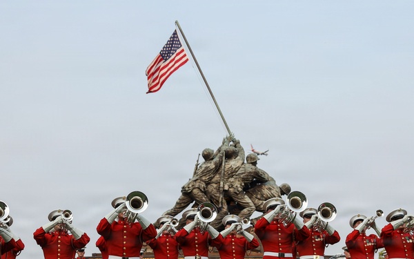 Brig. Gen. Shannon M. Brown hosts the Honorable Tim Kaine at Marine Barracks Washington's Sunset Parade