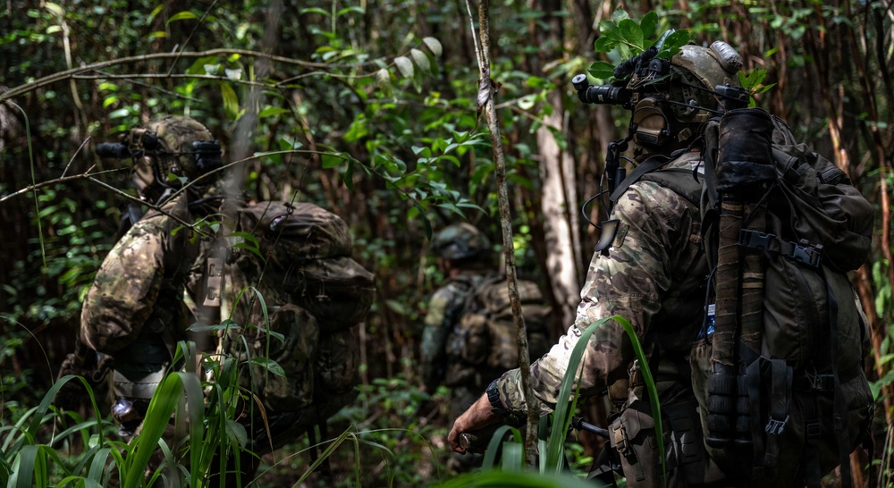 U.S. Naval Special Warfare operators train with partner forces during RIMPAC 2026