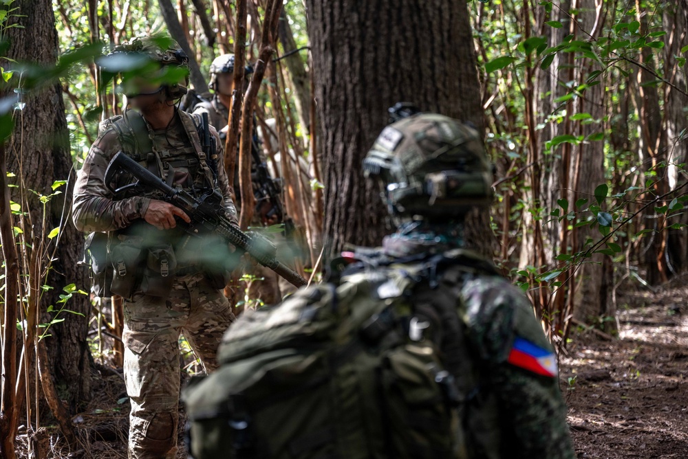 U.S. Naval Special Warfare operators train with partner forces during RIMPAC 2026