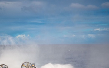 USS Essex conducts LCAC operations during RIMPAC 2026