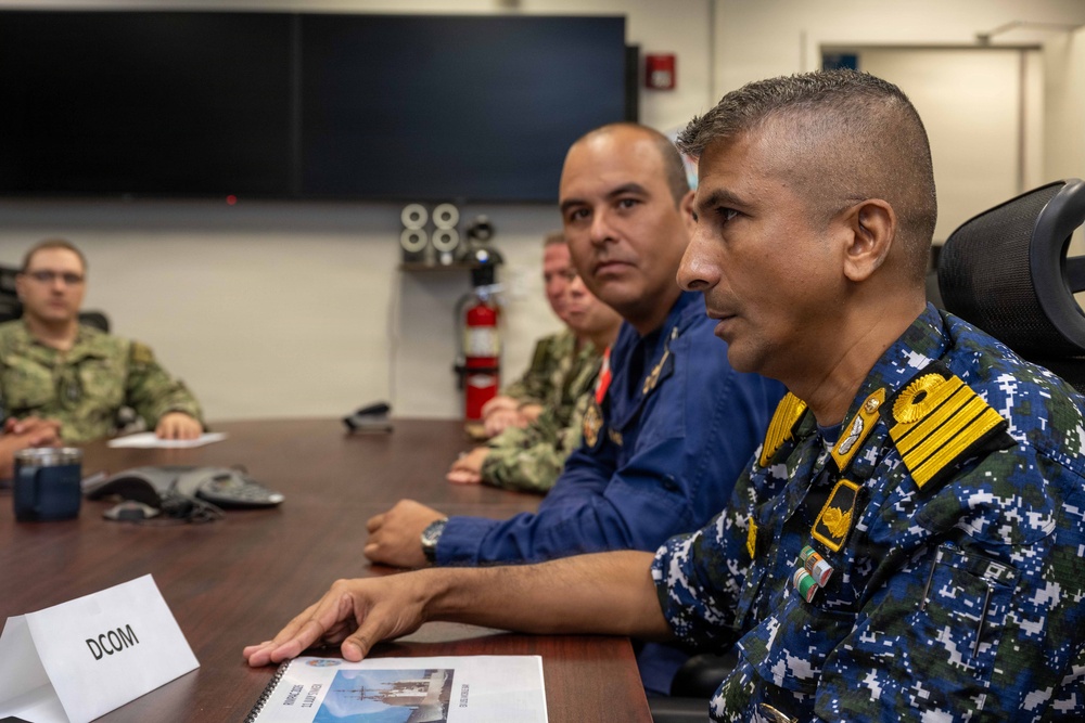 CTF 174 meet at the Theater Undersea Warfare Operation Center during RIMPAC 2026