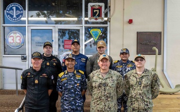 CTF 174 meet at the Theater Undersea Warfare Operation Center during RIMPAC 2026