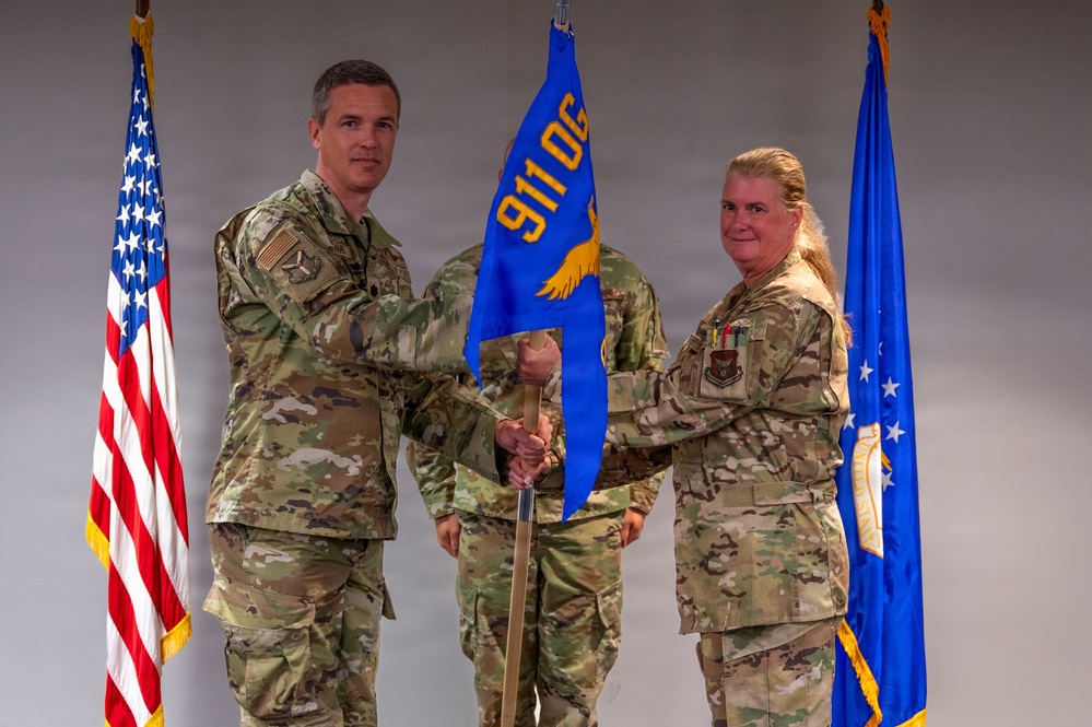 911th AES change of command